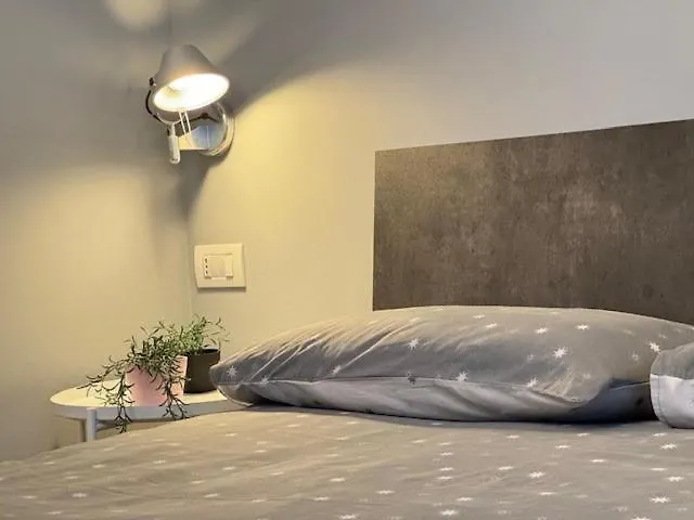 Isola Porta Nuova Apartment Milan