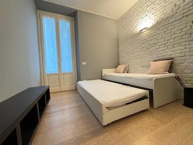 Isola Porta Nuova Apartment Milan