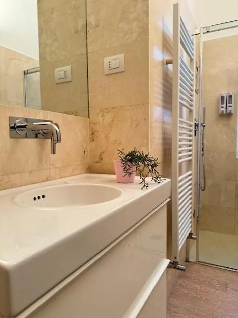 Isola Porta Nuova Apartment Milan